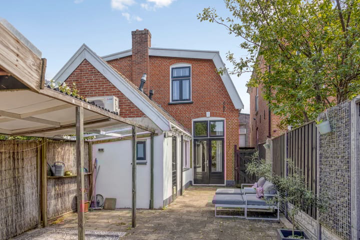 Photo 38 of Waldeckstraat 26