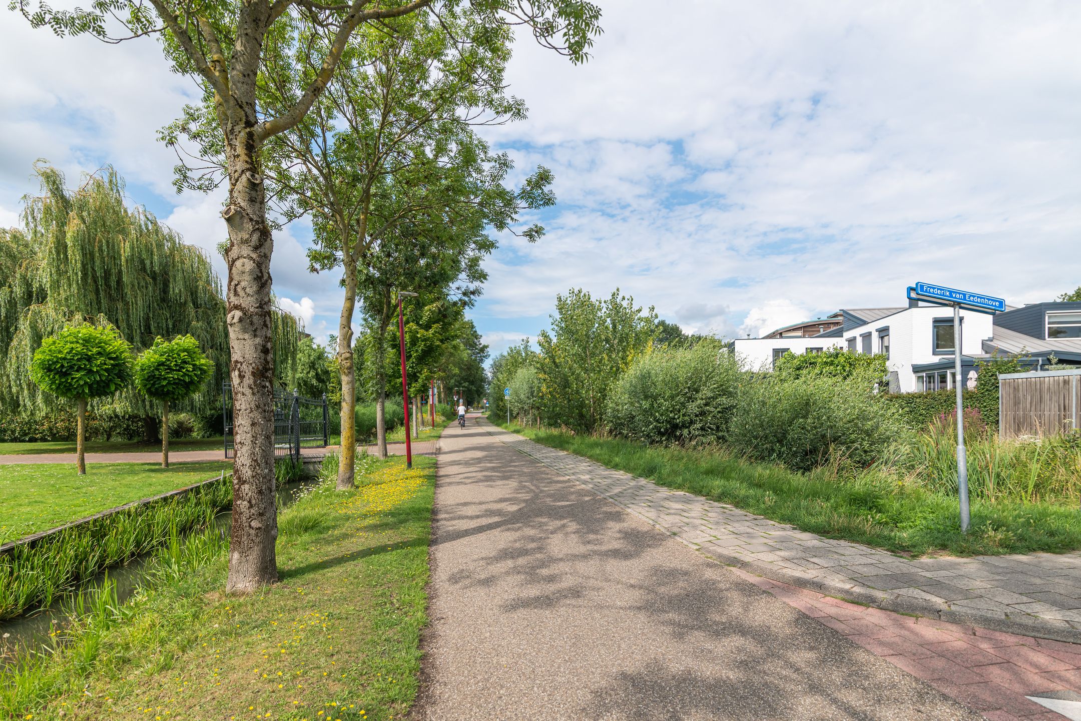 Foto 33 van Frederik van Eedenhove 14