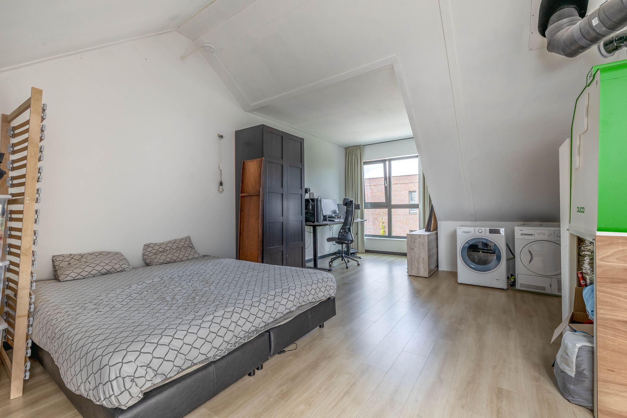 Foto 33 van Medaillon 1