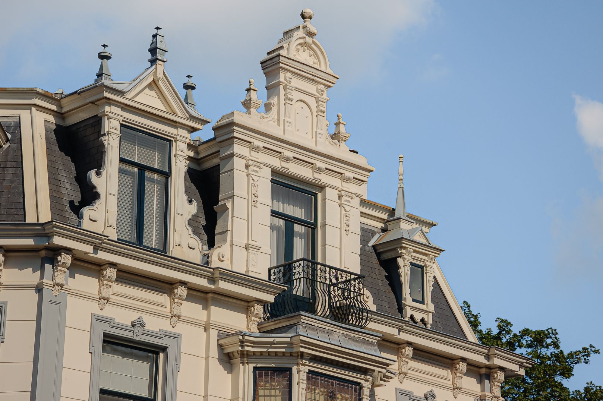 Photo 6 of Van Eeghenstraat 57