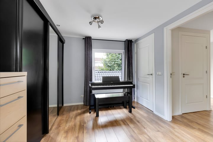 Foto 25 van Hintham 93