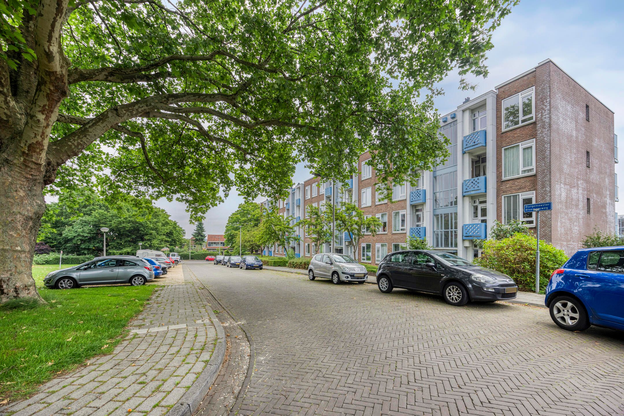 Foto 6 van Burgemeester Bloemersweg 42-3