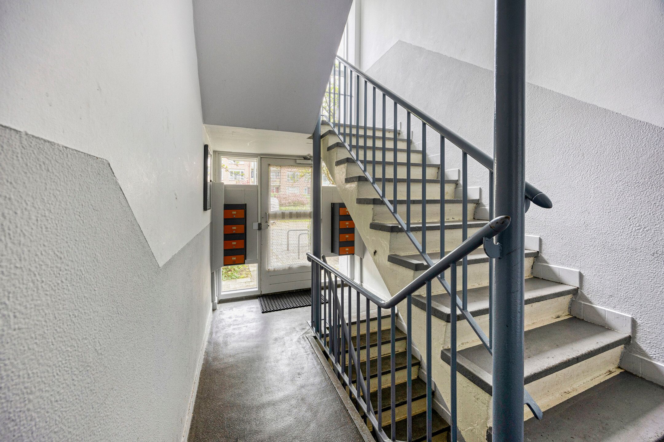 Foto 9 van Burgemeester Bloemersweg 42-3