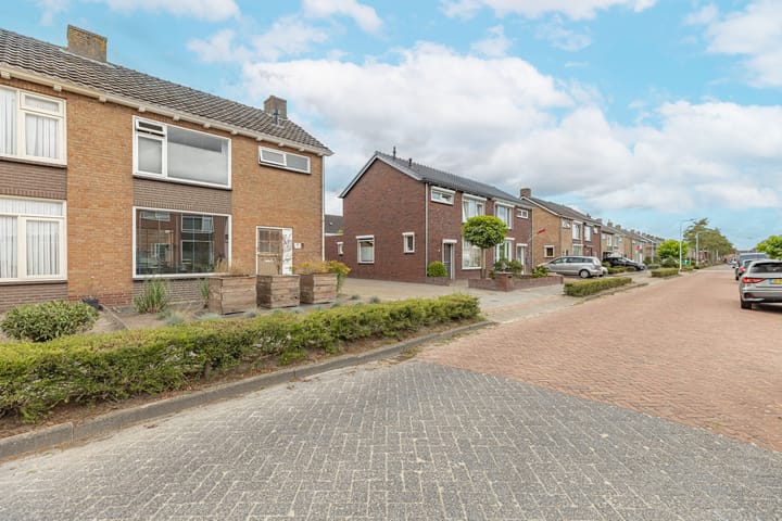 Photo 2 of Pastoor Bielarsstraat 11