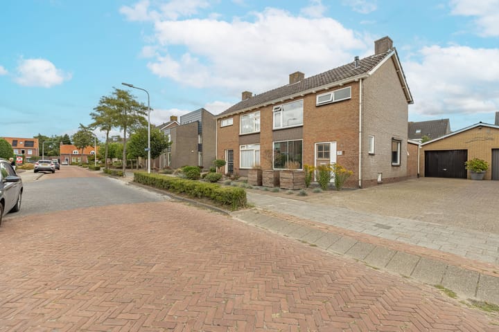 Photo 3 of Pastoor Bielarsstraat 11