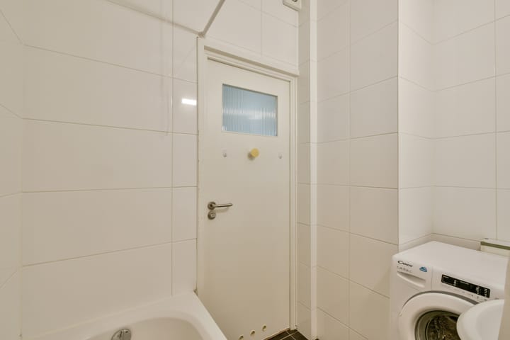 Photo 20 of Zuid-Hollandstraat 104-3