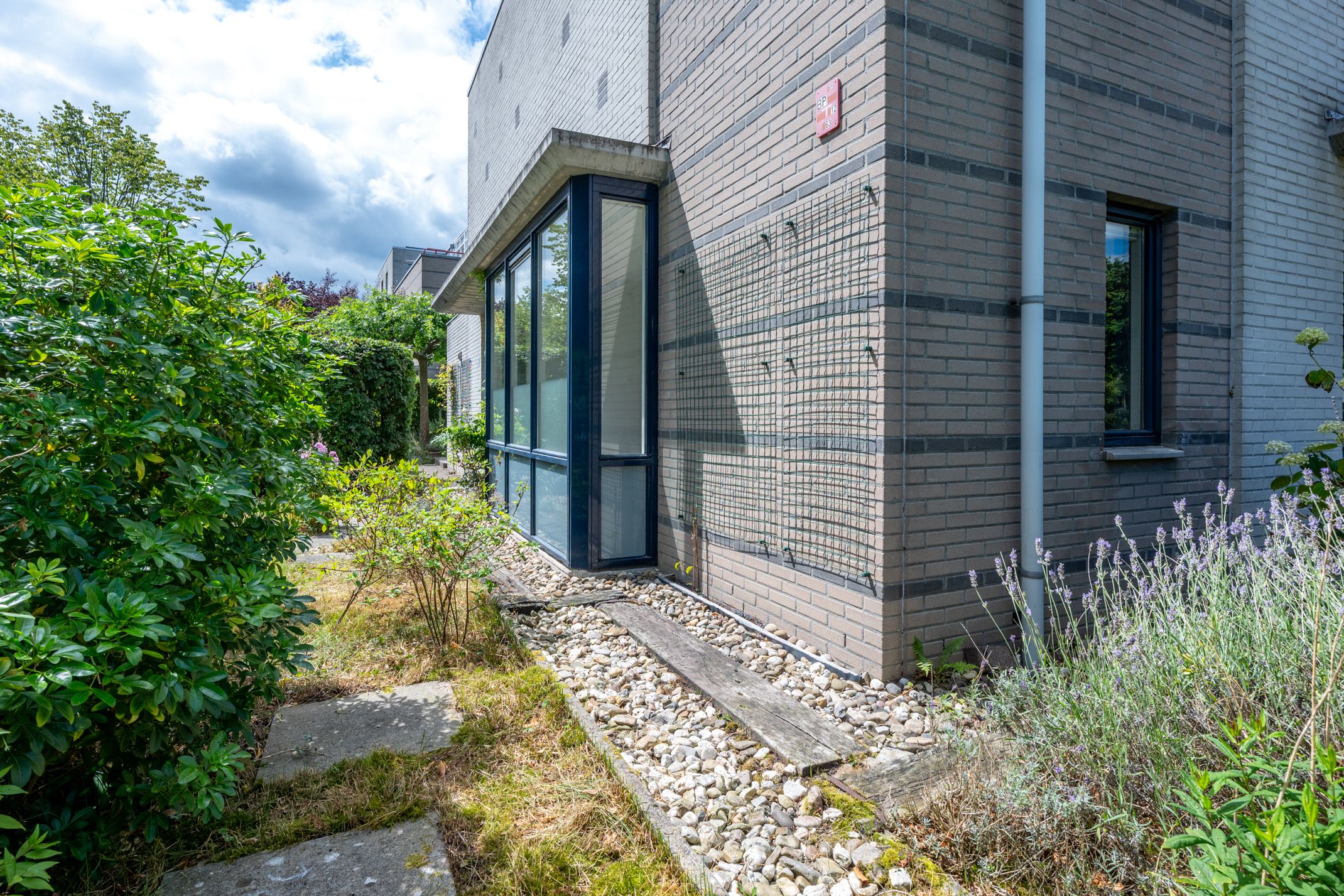 Foto 21 van Aartsbisschop Romerostraat 592