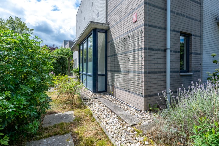 Foto 21 van Aartsbisschop Romerostraat 592