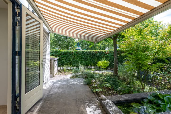 Foto 22 van Aartsbisschop Romerostraat 592