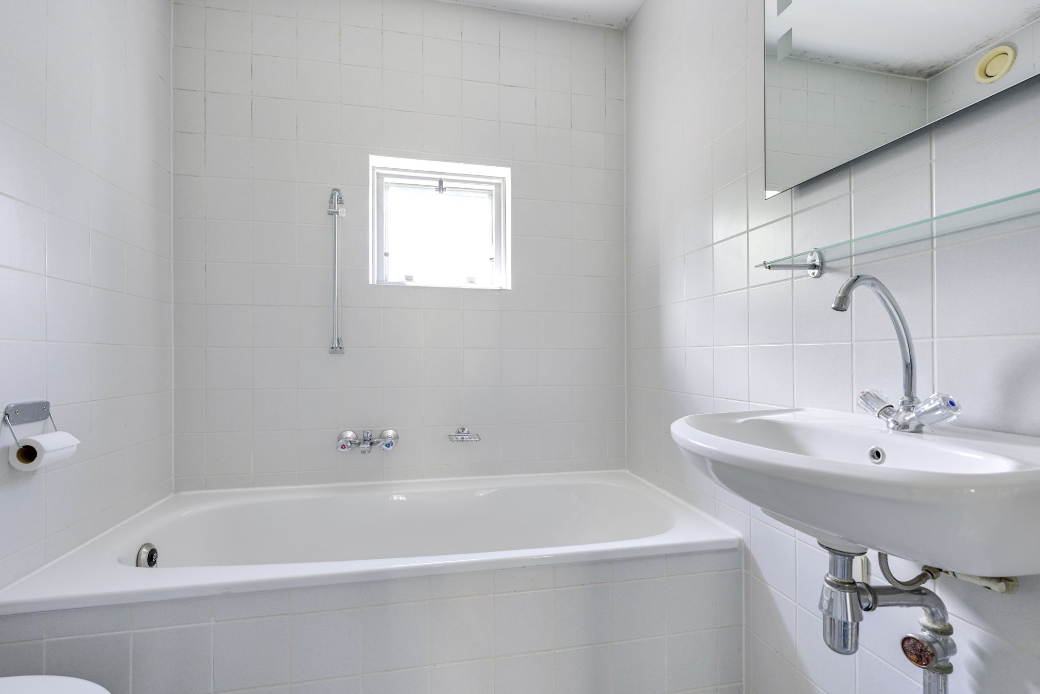 Foto 24 van Aartsbisschop Romerostraat 592