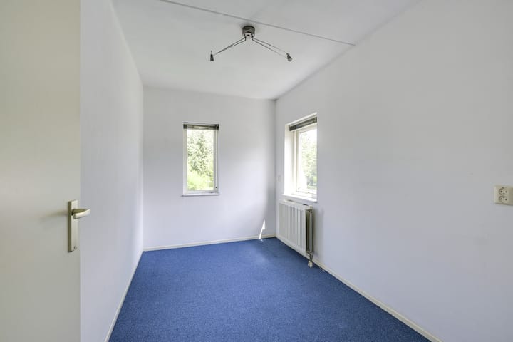 Foto 28 van Aartsbisschop Romerostraat 592