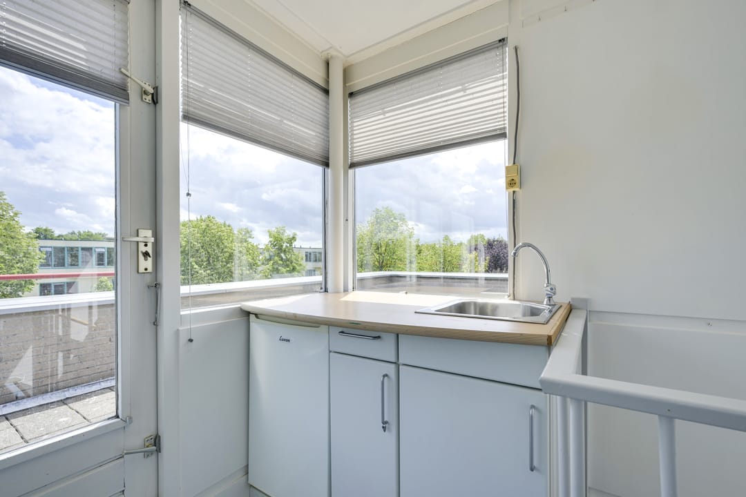 Foto 32 van Aartsbisschop Romerostraat 592