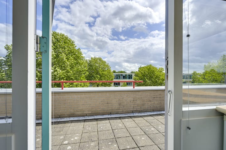 Foto 33 van Aartsbisschop Romerostraat 592