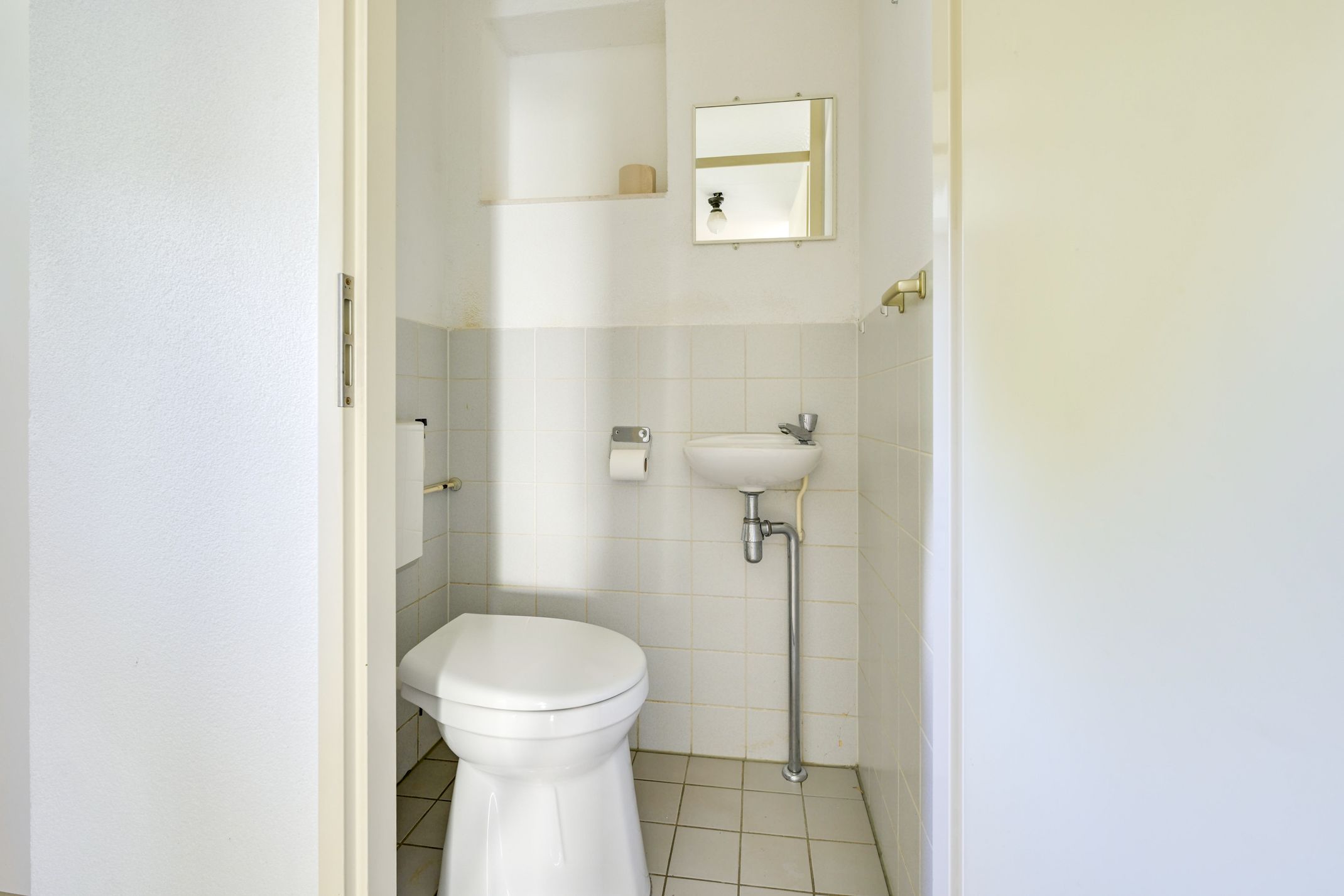 Foto 36 van Aartsbisschop Romerostraat 592