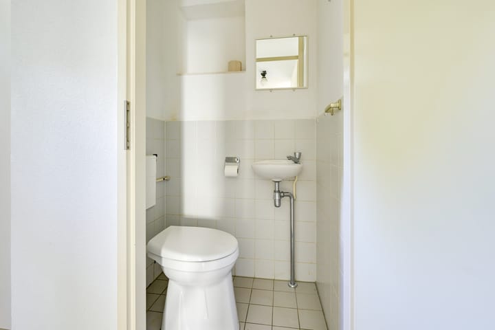 Foto 36 van Aartsbisschop Romerostraat 592