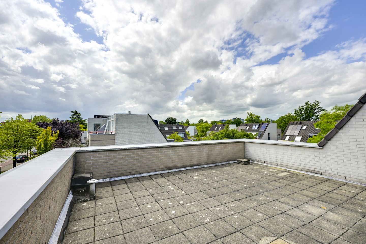 Foto 34 van Aartsbisschop Romerostraat 592