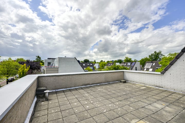 Foto 34 van Aartsbisschop Romerostraat 592