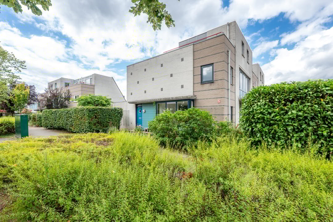 Foto 37 van Aartsbisschop Romerostraat 592