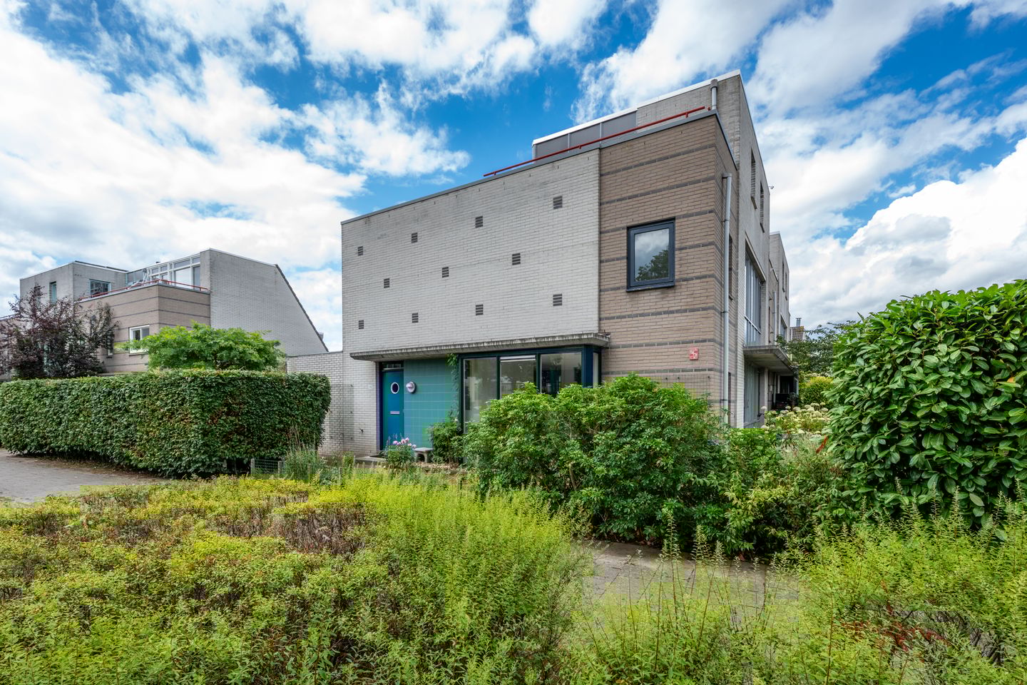 Foto 40 van Aartsbisschop Romerostraat 592