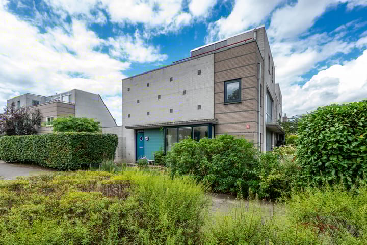 Foto 40 van Aartsbisschop Romerostraat 592