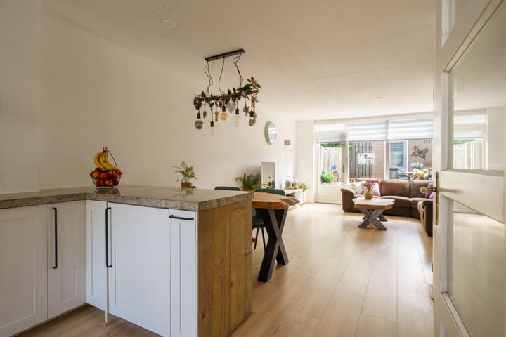 Foto 12 van Burgemeester Bletzstraat 1-D