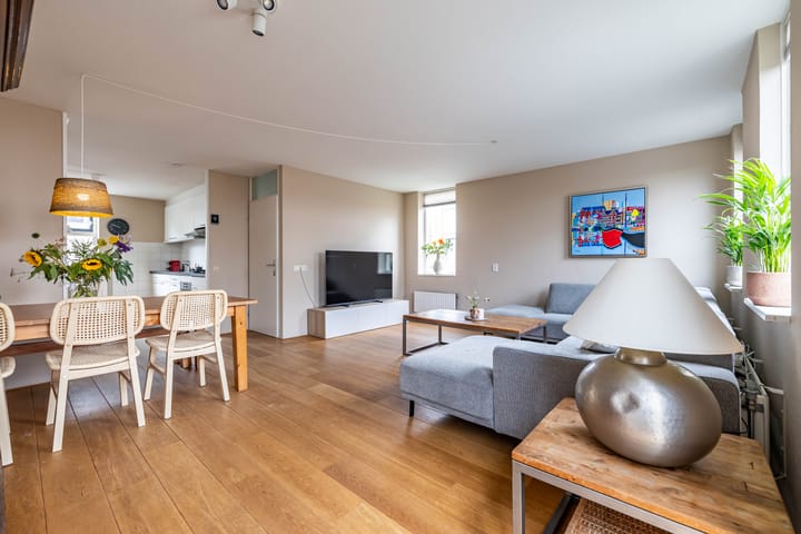 Foto 9 van L.B. Pearsonstraat 34