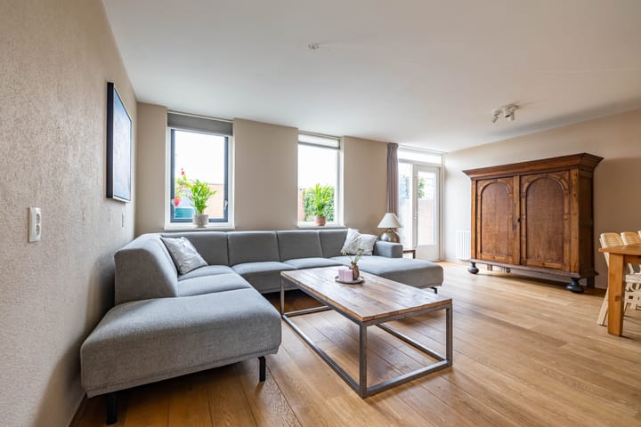 Foto 11 van L.B. Pearsonstraat 34