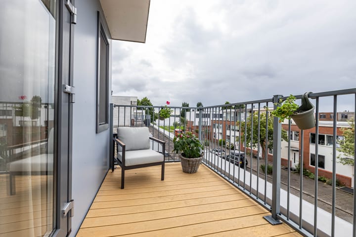 Foto 2 van L.B. Pearsonstraat 34