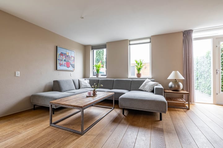 Foto 12 van L.B. Pearsonstraat 34