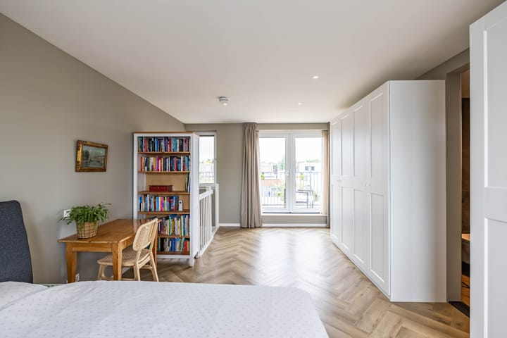 Foto 41 van L.B. Pearsonstraat 34