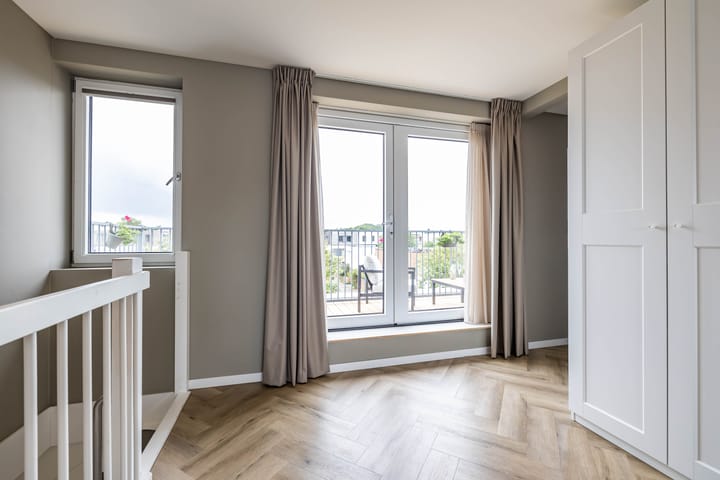 Foto 43 van L.B. Pearsonstraat 34