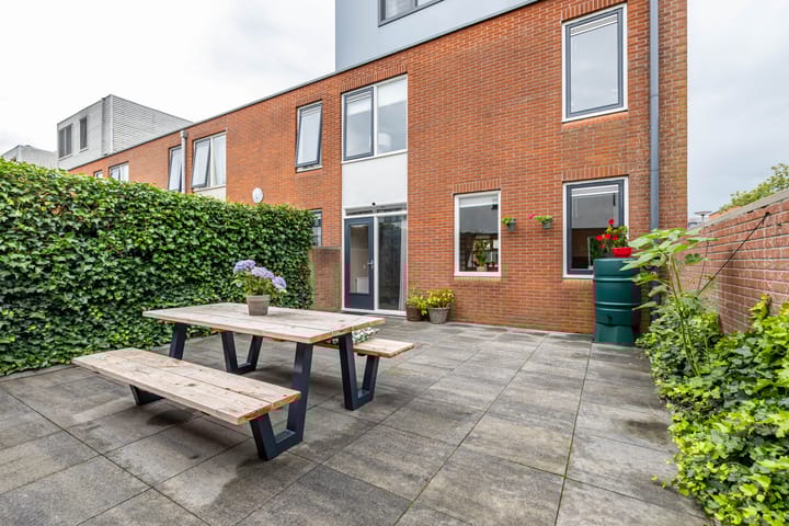 Foto 60 van L.B. Pearsonstraat 34