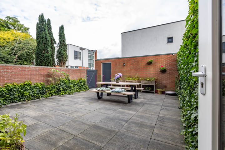 Foto 61 van L.B. Pearsonstraat 34