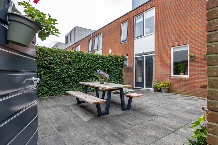 Foto 62 van L.B. Pearsonstraat 34