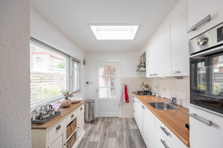 Foto 13 van Bernhardlaan 27