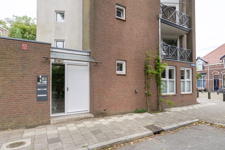 Foto 6 van Snelliuskade 6