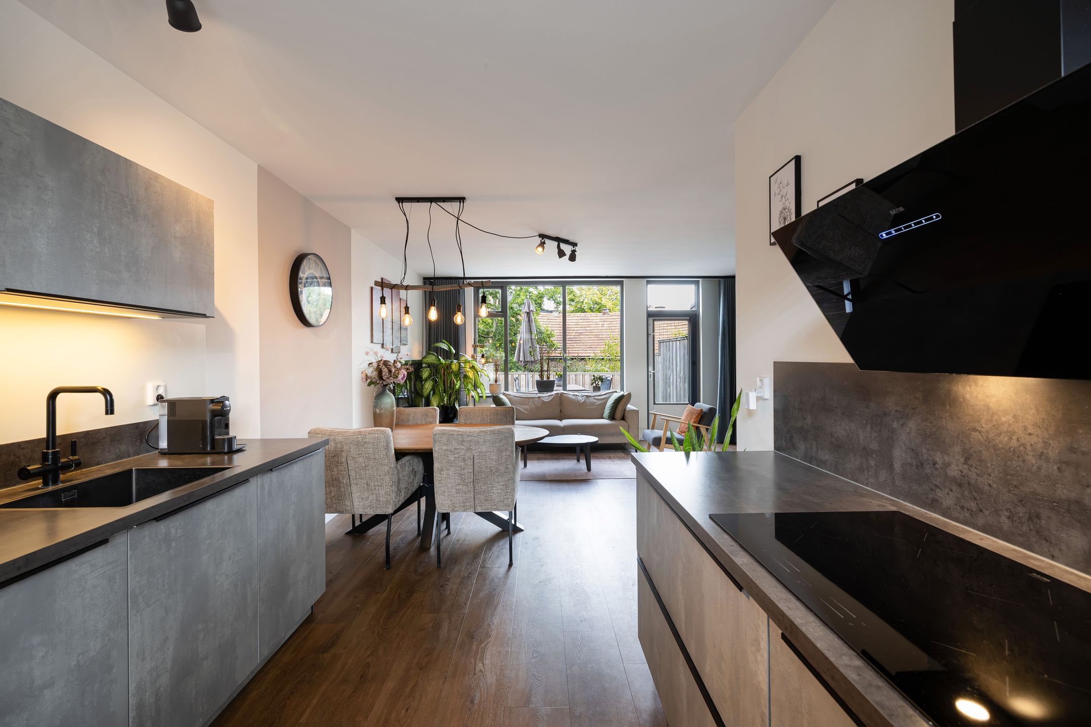 Photo 3 of Hovenierstraat 11