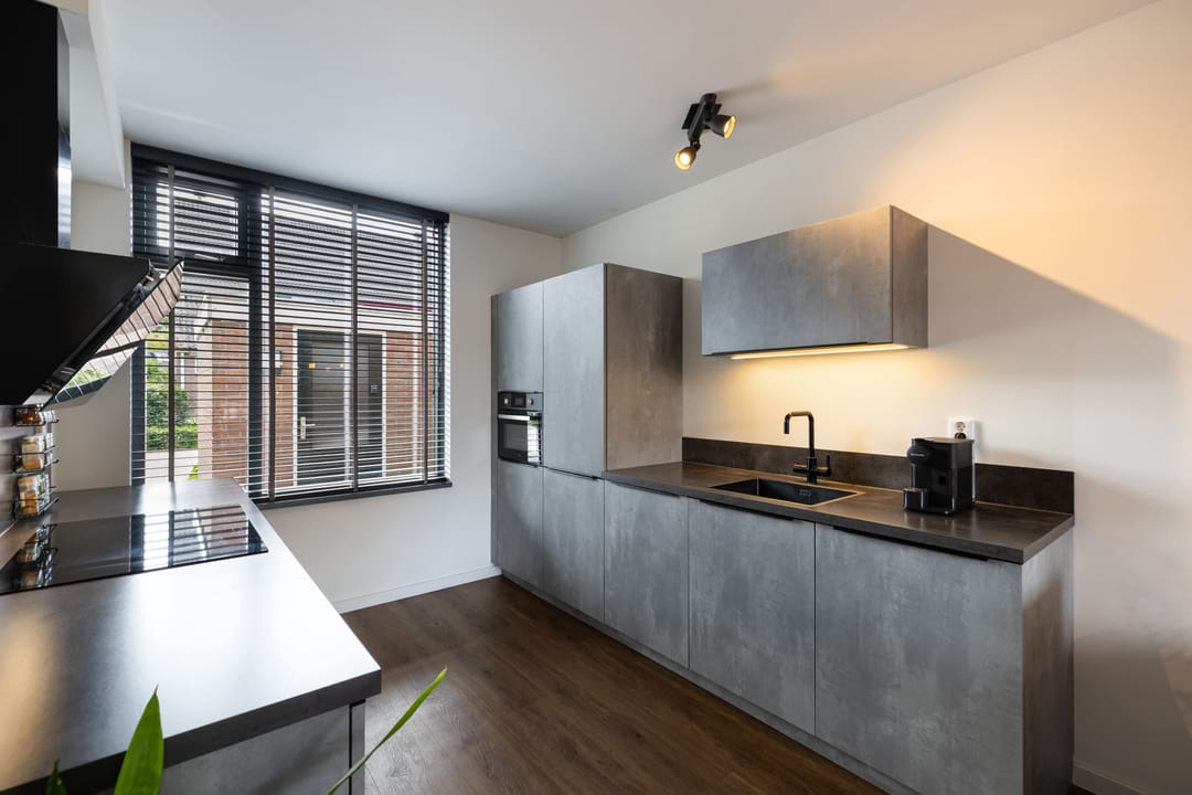 Photo 16 of Hovenierstraat 11