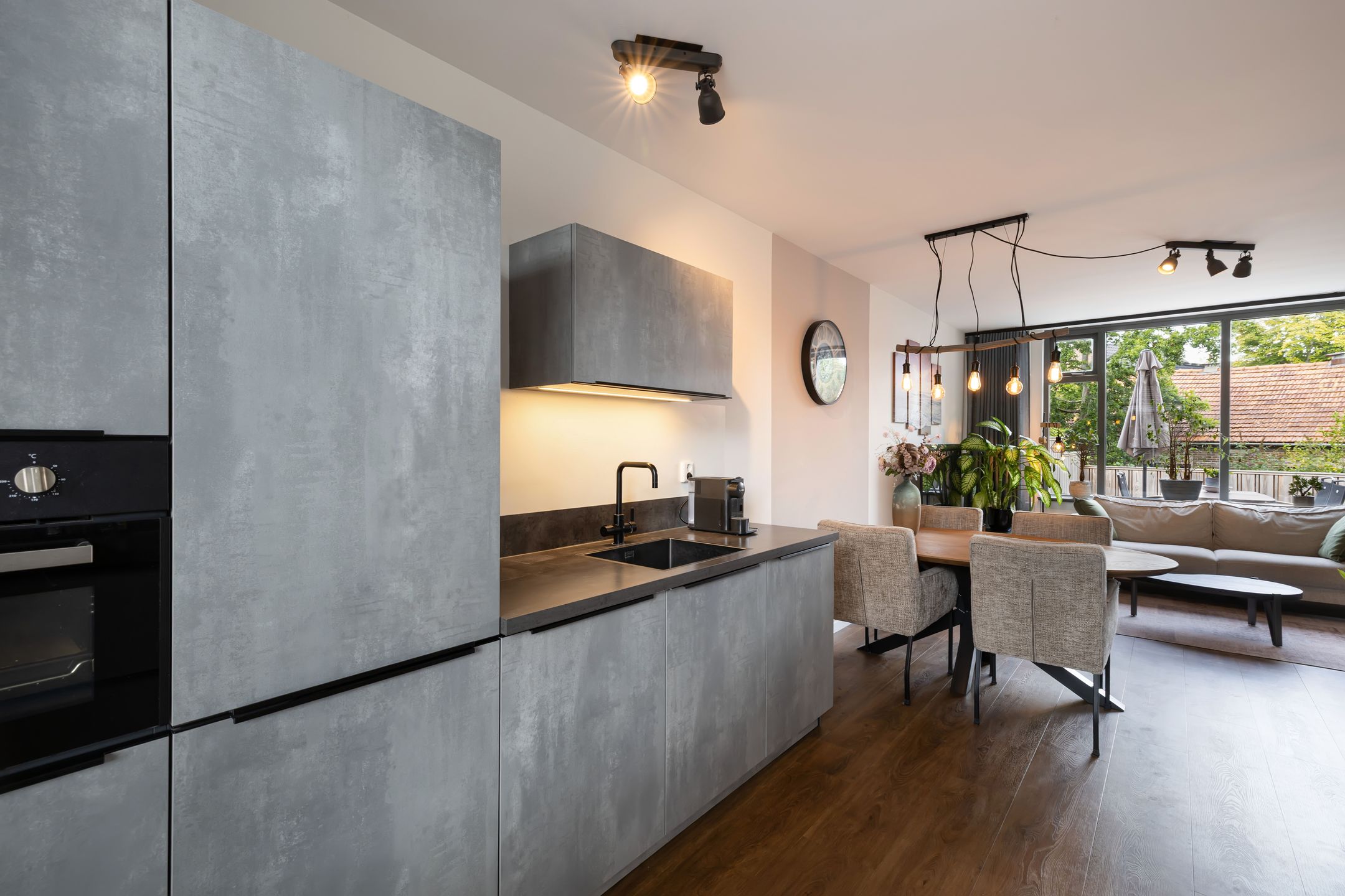 Photo 18 of Hovenierstraat 11