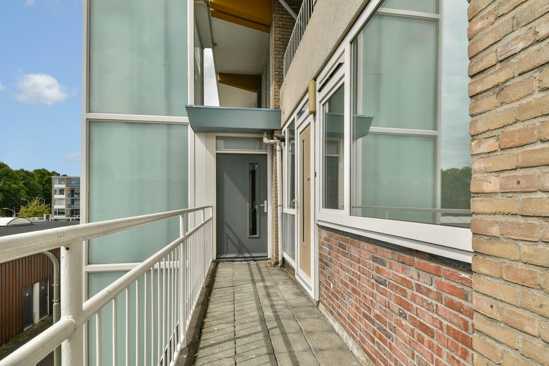 Photo 2 of Van Oldenbarneveltplein 102