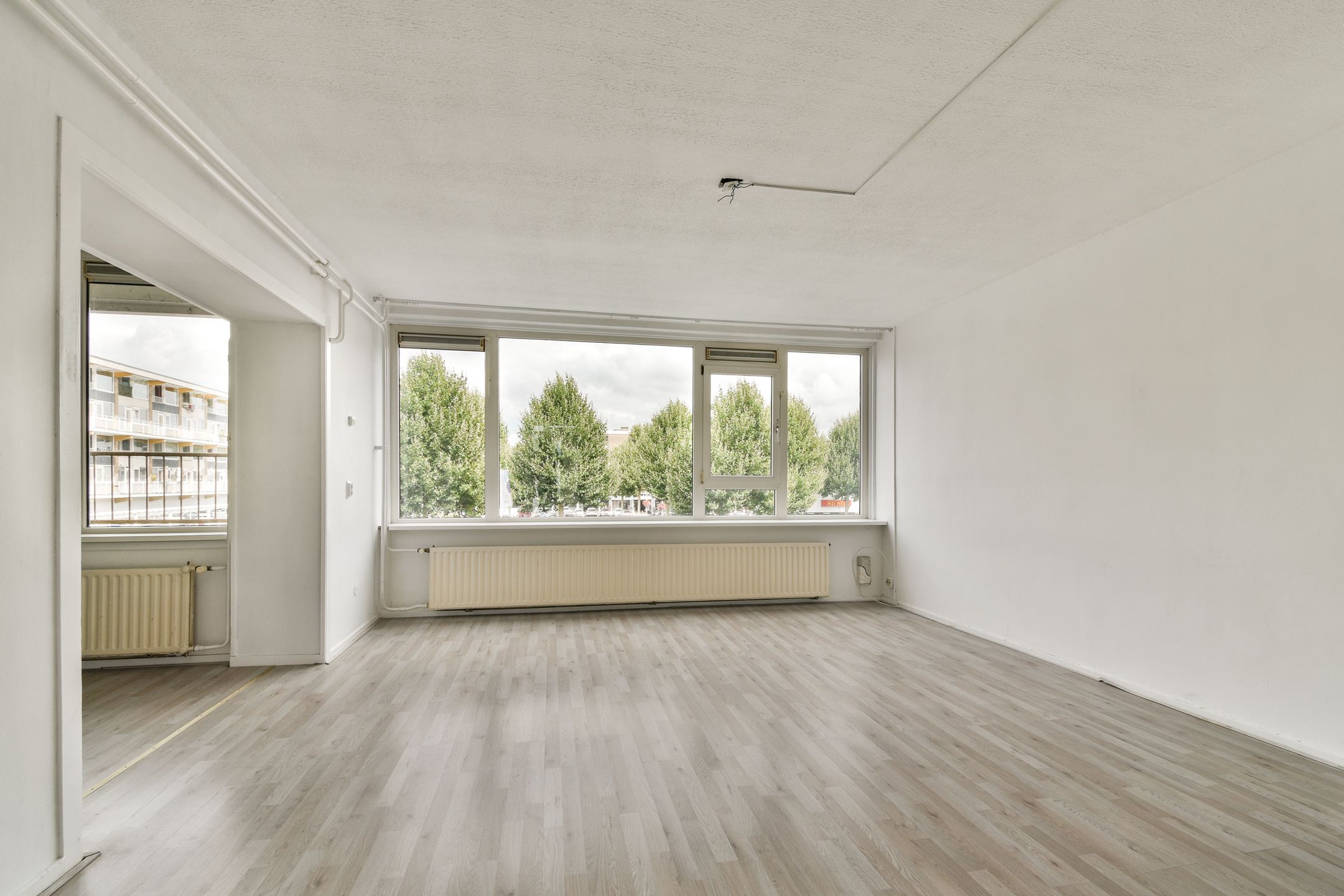 Photo 9 of Van Oldenbarneveltplein 102