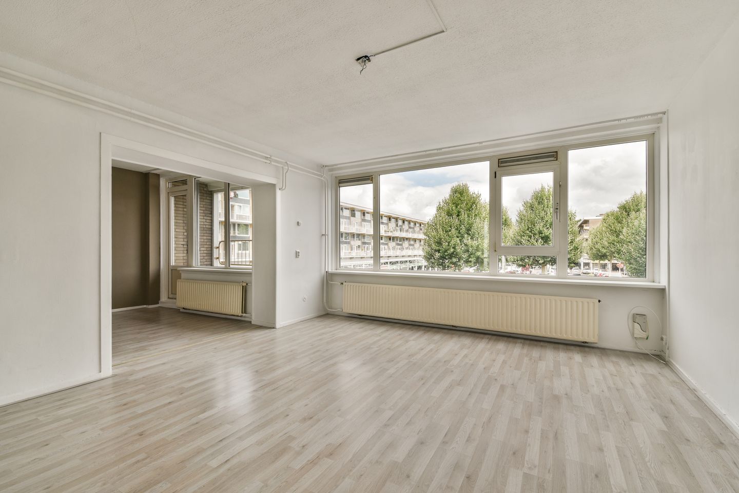 Photo 10 of Van Oldenbarneveltplein 102