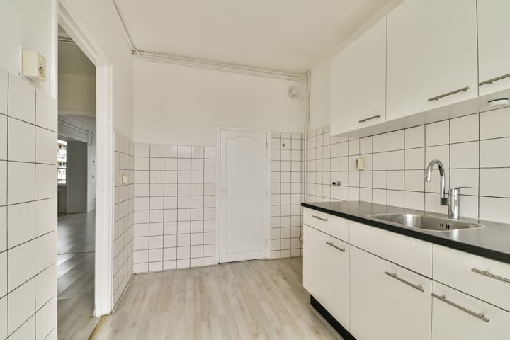 Foto 15 van Van Oldenbarneveltplein 102