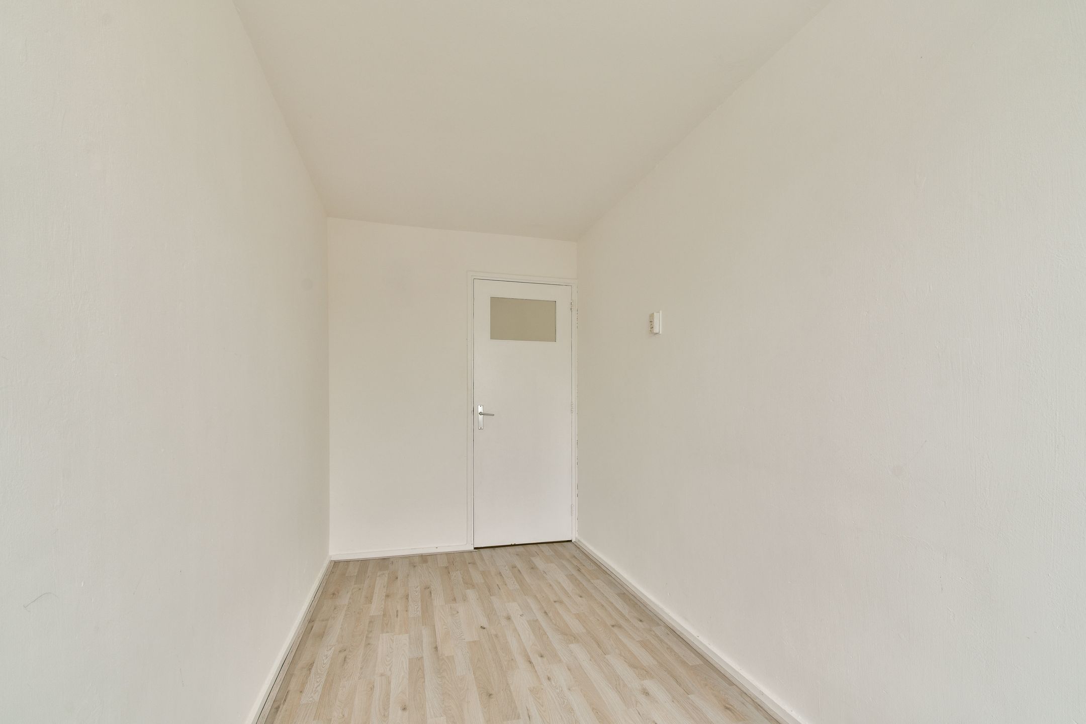 Photo 24 of Van Oldenbarneveltplein 102