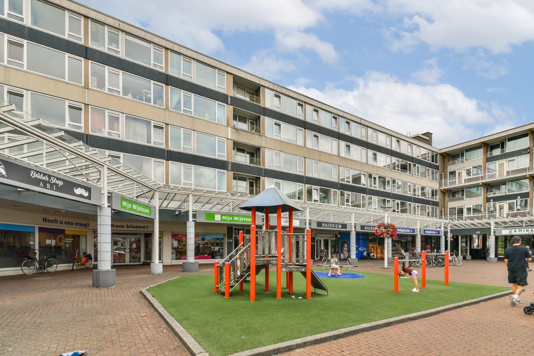 Photo 28 of Van Oldenbarneveltplein 102