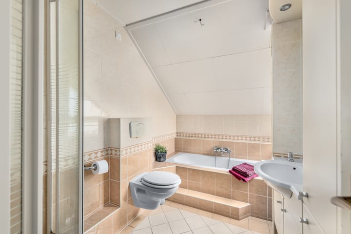 Photo 35 of Leppa 60