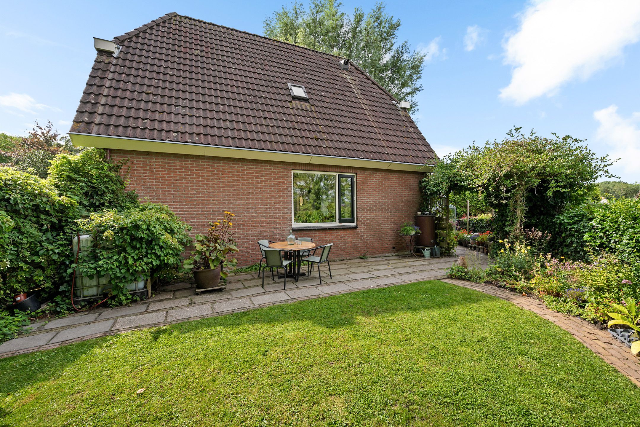 Photo 36 of Bitgumerdyk 85