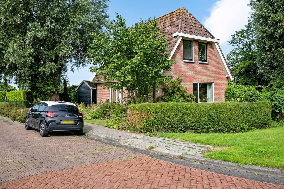 Photo 37 of Bitgumerdyk 85