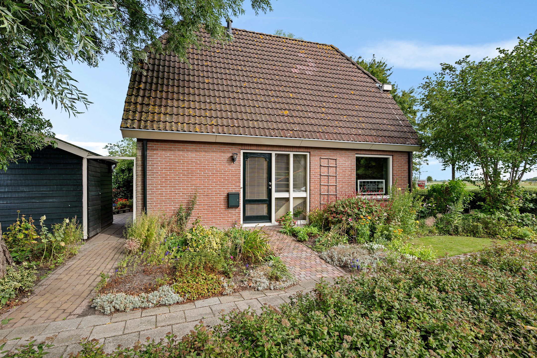 Photo 39 of Bitgumerdyk 85