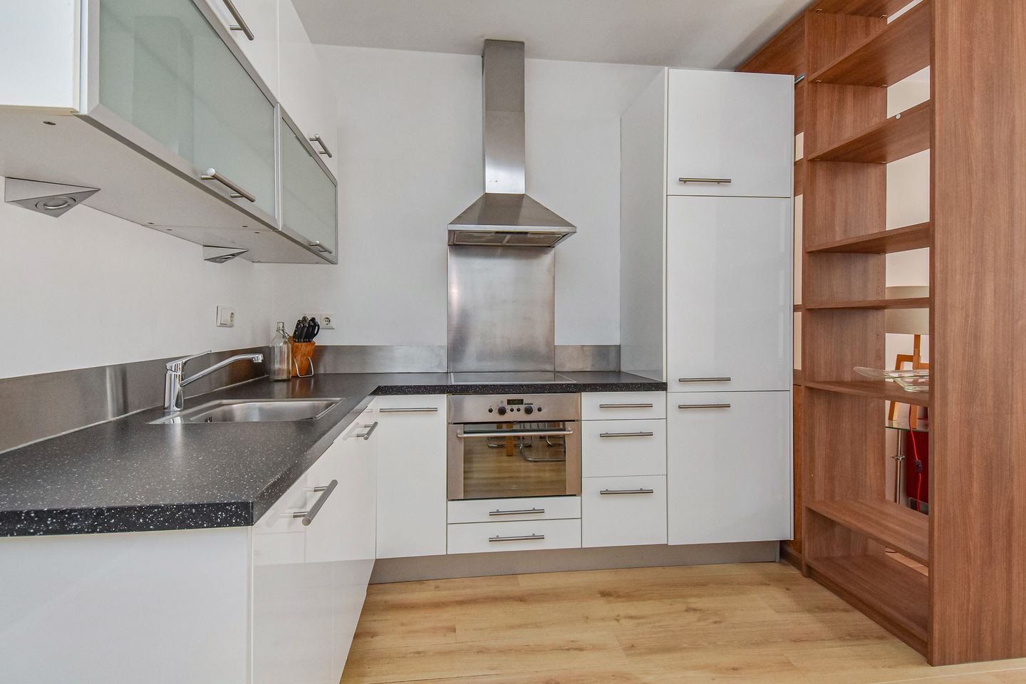 Foto 4 van Van Galenstraat 14-R